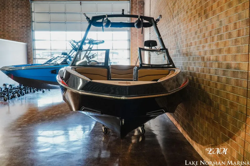 Slide: The Image of Axis T220 2023 - 4