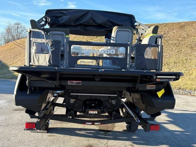 Slide: The Image of Sea-Doo Switch Fish 21' 230HP 2025 - 12