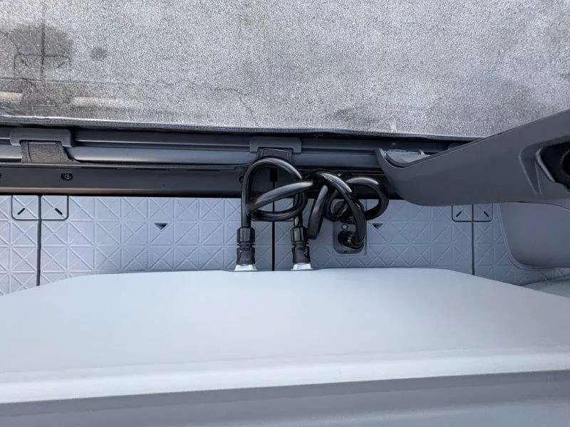 Slide: The Image of Sea-Doo Switch Fish 21' 230HP 2025 - 26