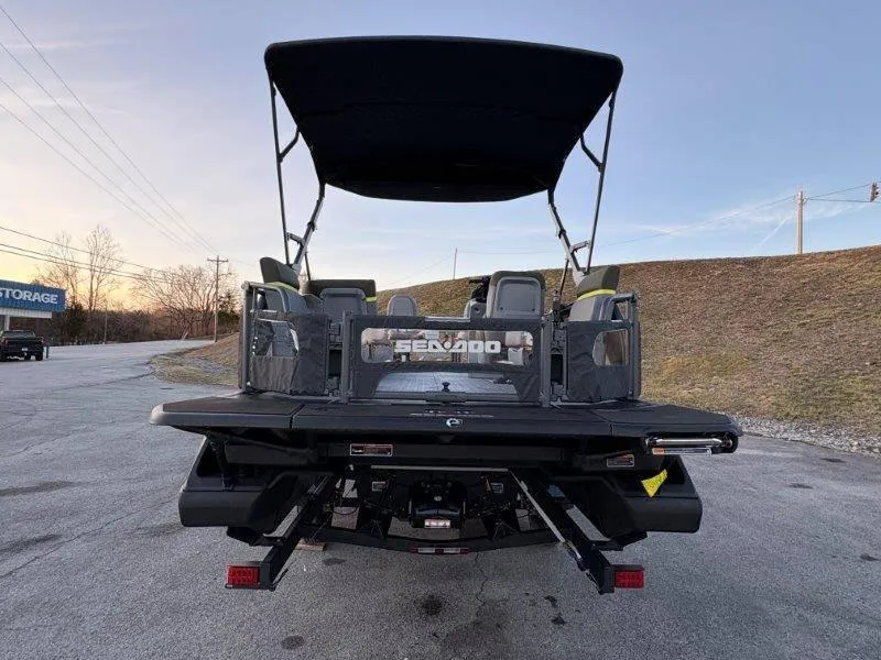 Slide: The Image of Sea-Doo Switch Fish 21' 230HP 2025 - 7