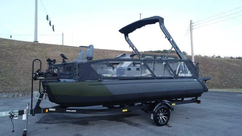 Slide: The Image of Sea-Doo Switch Fish 21' 230HP 2025 - 71