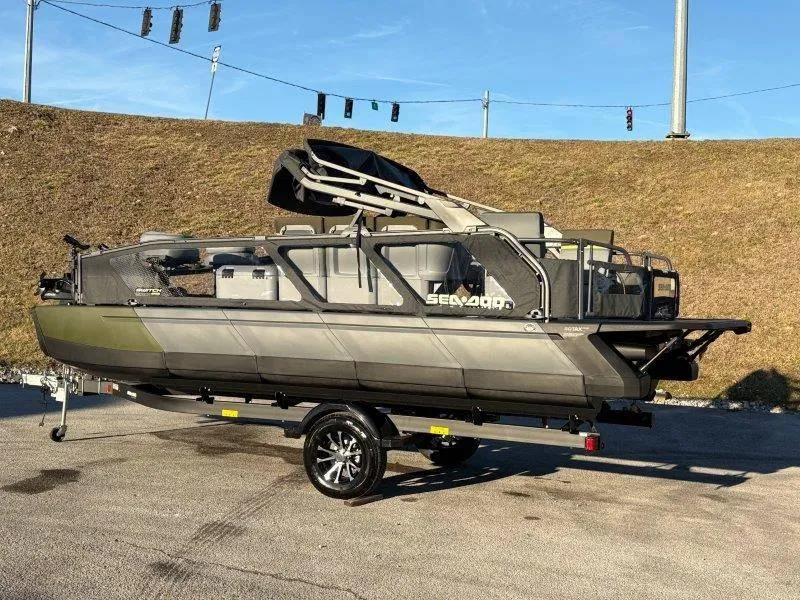 Slide: The Image of Sea-Doo Switch Fish 18 2025 - 3