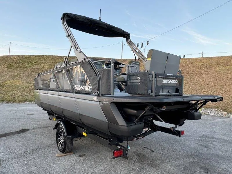 Slide: The Image of Sea-Doo Switch Fish 18 2025 - 63