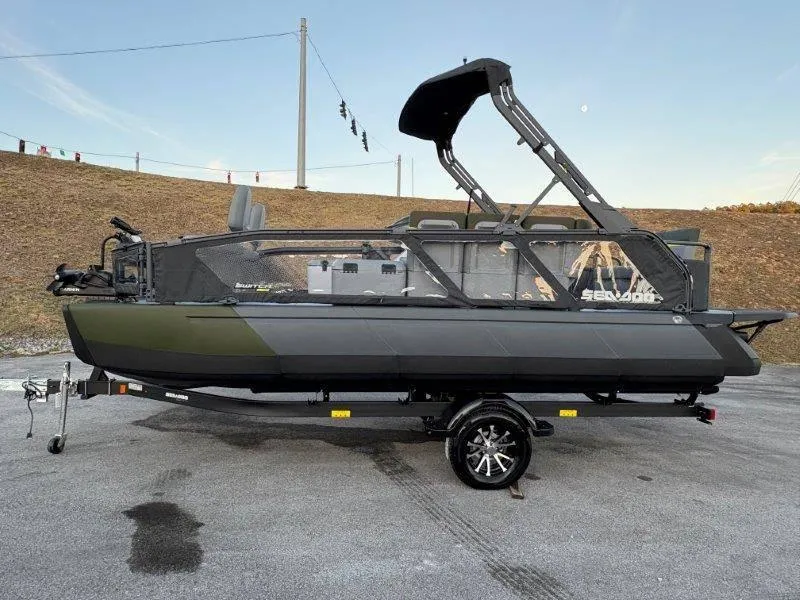 Slide: The Image of Sea-Doo Switch Fish 18 2025 - 65