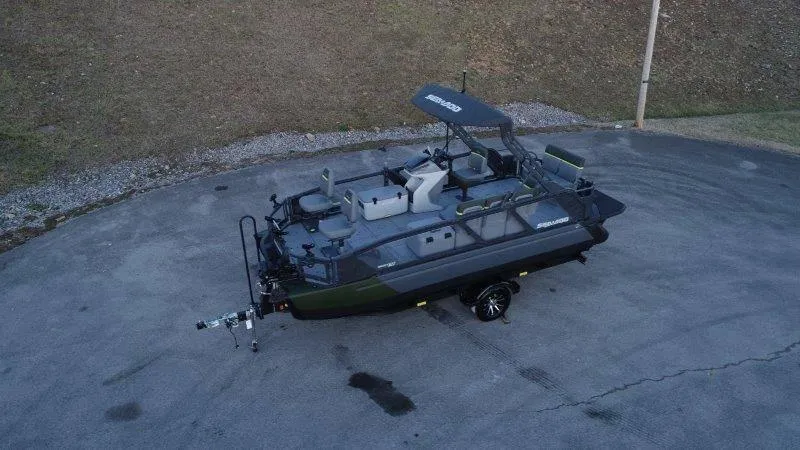 Slide: The Image of Sea-Doo Switch Fish 18 2025 - 82