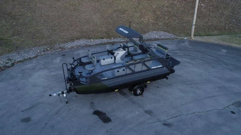 Slide: The Image of Sea-Doo Switch Fish 18 2025 - 83