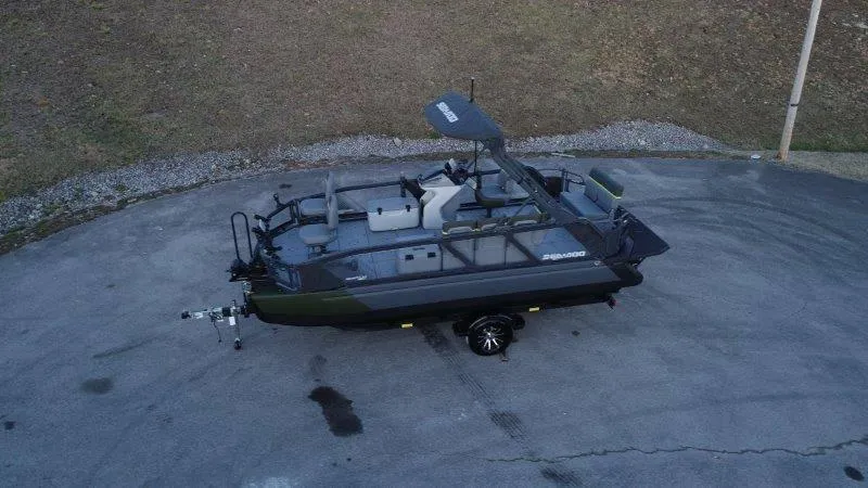 Slide: The Image of Sea-Doo Switch Fish 18 2025 - 84