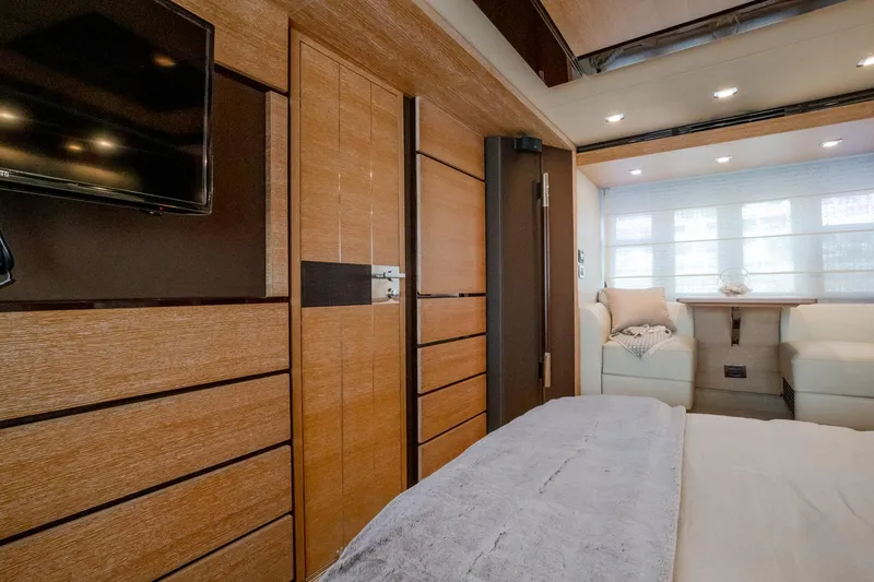 Slide: The Image of Azimut Flybridge Evolution 2012 - 103