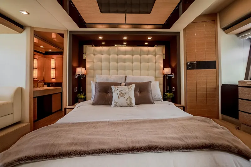 Slide: The Image of Azimut Flybridge Evolution 2012 - 107