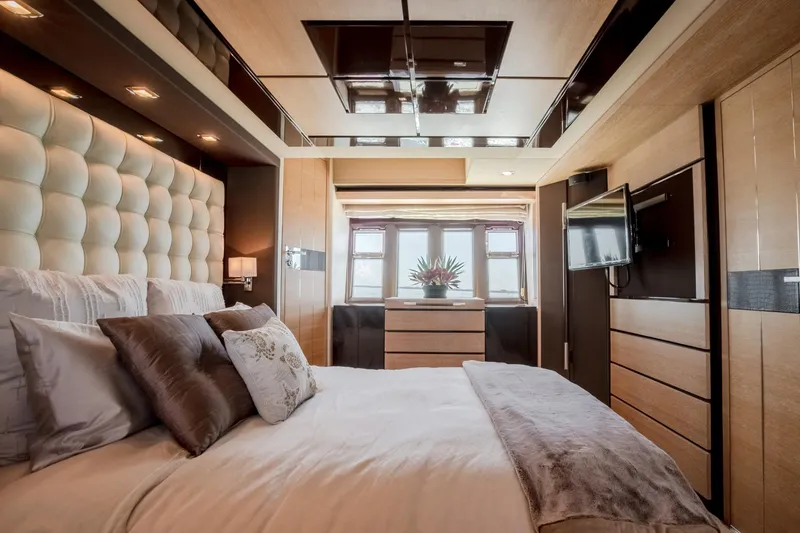 Slide: The Image of Azimut Flybridge Evolution 2012 - 108