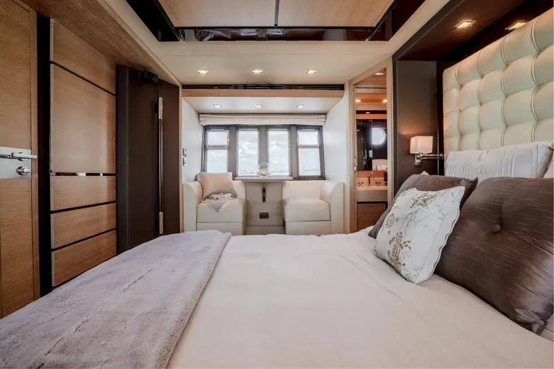 Slide: The Image of Azimut Flybridge Evolution 2012 - 109