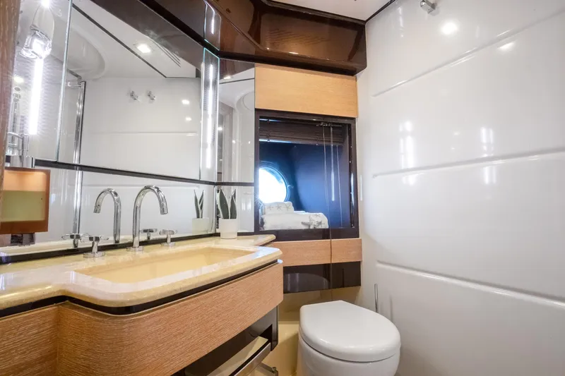 Slide: The Image of Azimut Flybridge Evolution 2012 - 123