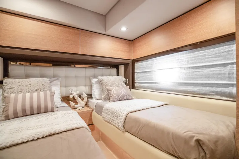 Slide: The Image of Azimut Flybridge Evolution 2012 - 128