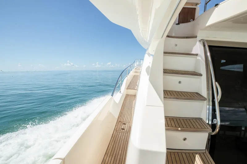 Slide: The Image of Azimut Flybridge Evolution 2012 - 57