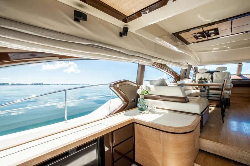 Slide: The Image of Azimut Flybridge Evolution 2012 - 71