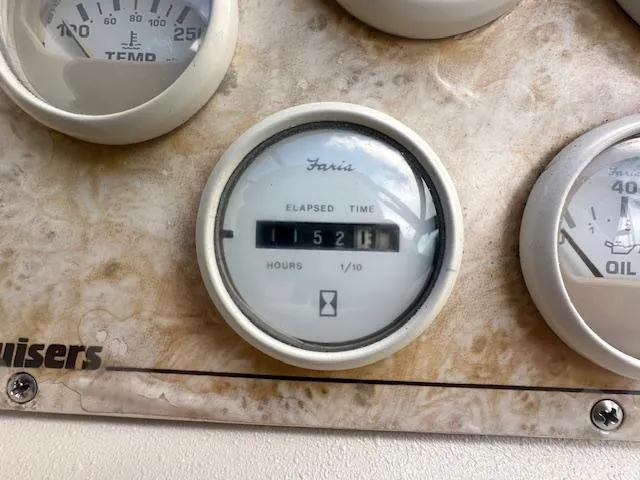 Slide: The Image of Cruisers Yachts 3375 1997 - 15