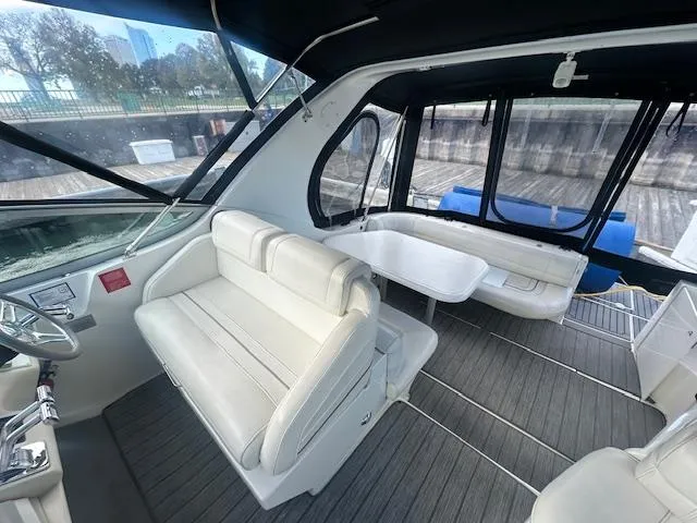 Slide: The Image of Cruisers Yachts 3375 1997 - 21