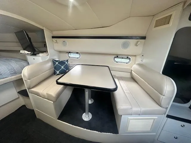 Slide: The Image of Cruisers Yachts 3375 1997 - 24