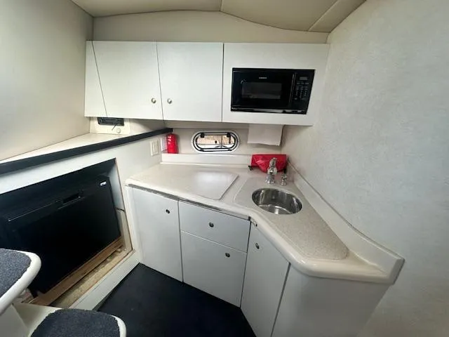 Slide: The Image of Cruisers Yachts 3375 1997 - 29