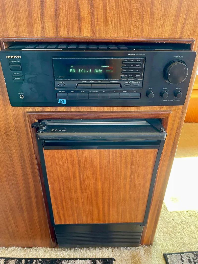 Slide: The Image of Stereo/Ice Maker - 23