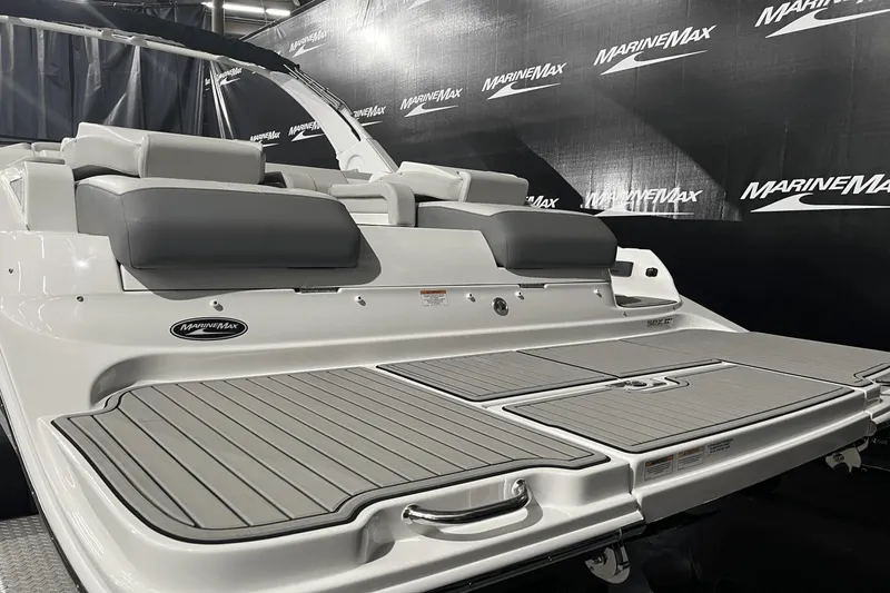 Slide: The Image of Sea Ray SDX 290 2025 - 4