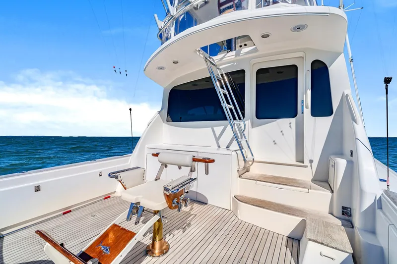 Slide: The Image of 2005 Ocean Yachts 50 Super Sport, spacious deck, ocean view, luxury fishing yacht. - 20
