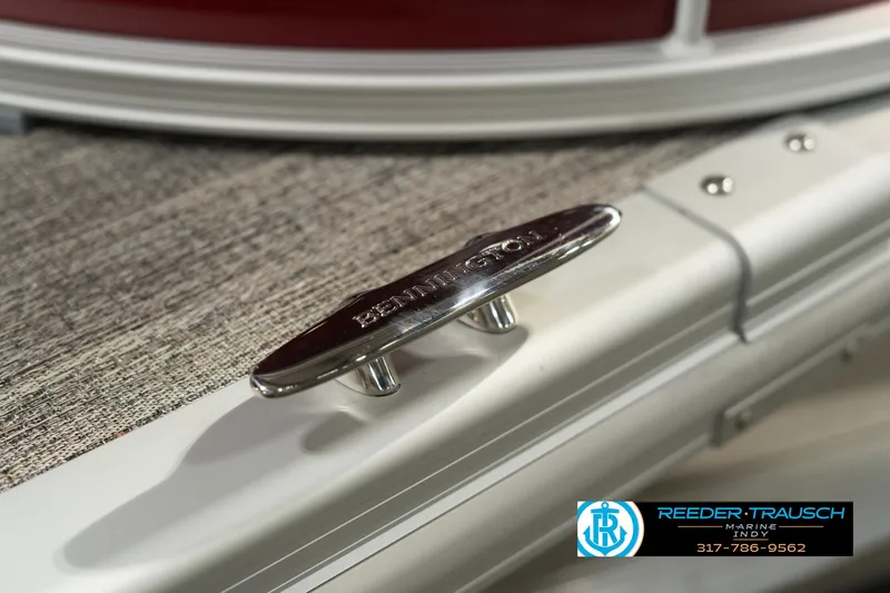 Slide: The Image of 2025 Bennington 21 SLSE boat cleat detail with textured flooring. - 46