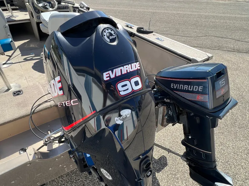 Slide: The Image of 2001 Alumacraft Trophy 175 with Evinrude 90 and 15 horsepower motors. - 10