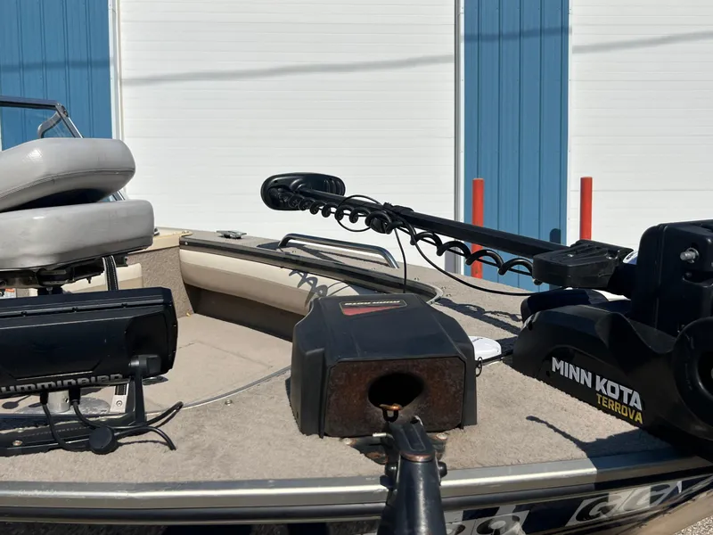 Slide: The Image of 2001 Alumacraft Trophy 175 boat with Minn Kota Terrova trolling motor and Humminbird electronics. - 5