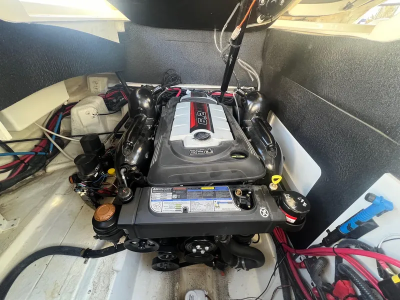 Slide: The Image of 2018 Sea Ray 280 SLX engine compartment with Mercury 350 engine. - 40