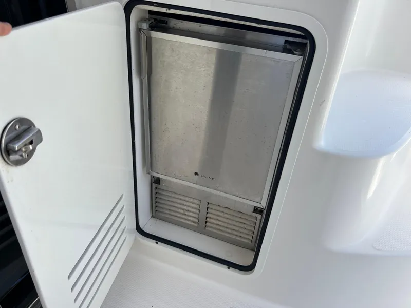 Slide: The Image of Built-in refrigerator on 2007 Sea Ray 52 Sedan Bridge yacht. - 18