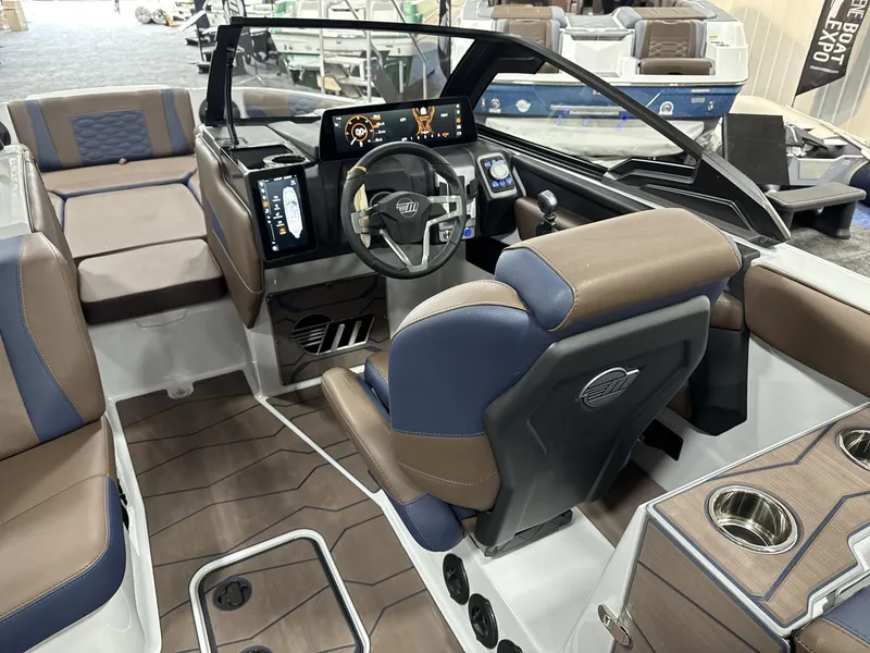 Slide: The Image of Malibu Wakesetter 24 MXZ 2025 - 11