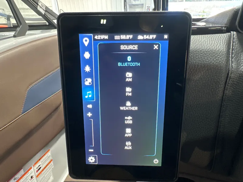 Slide: The Image of Malibu Wakesetter 24 MXZ 2025 - 24