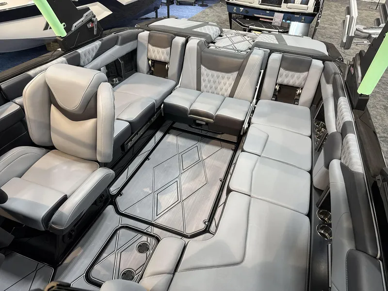 Slide: The Image of Malibu M230 2025 - 10