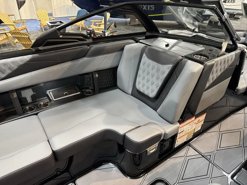 Slide: The Image of Malibu M230 2025 - 14