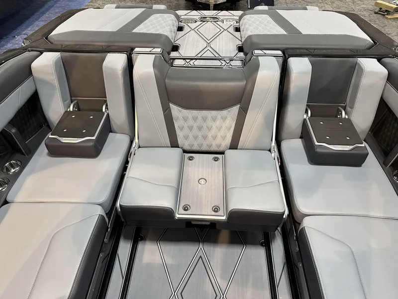 Slide: The Image of Malibu M230 2025 - 16