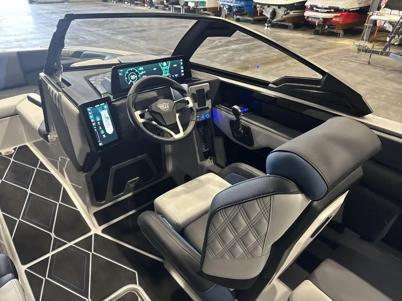 Slide: The Image of Malibu M230 2025 - 10