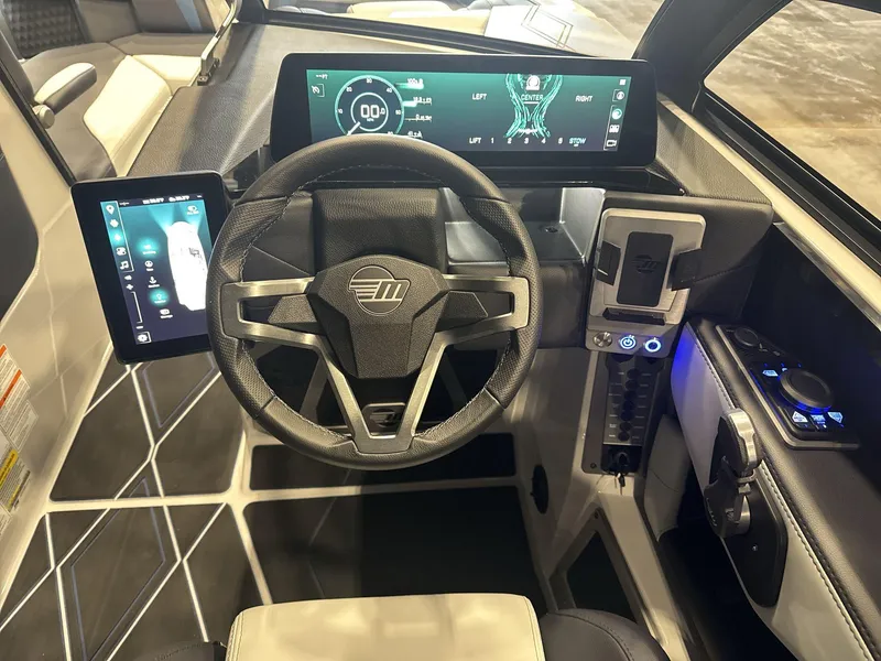 Slide: The Image of Malibu M230 2025 - 11