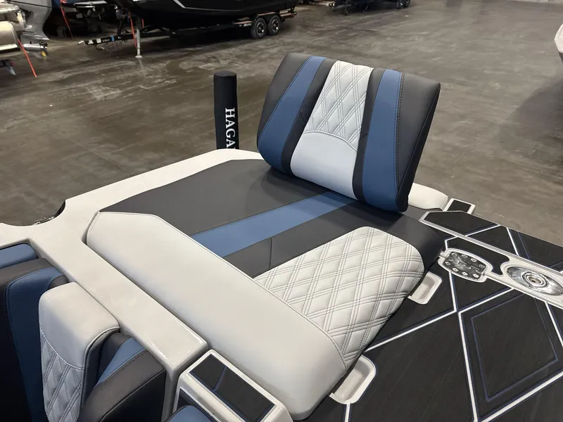 Slide: The Image of Malibu M230 2025 - 17