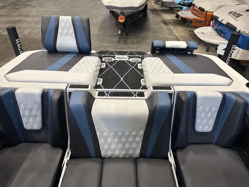 Slide: The Image of Malibu M230 2025 - 6