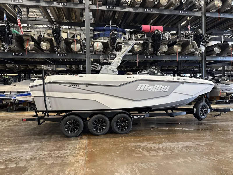 Slide: The Image of Malibu M242 2025 - 1