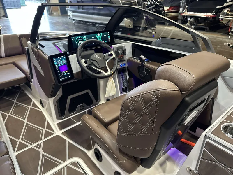 Slide: The Image of Malibu M242 2025 - 10