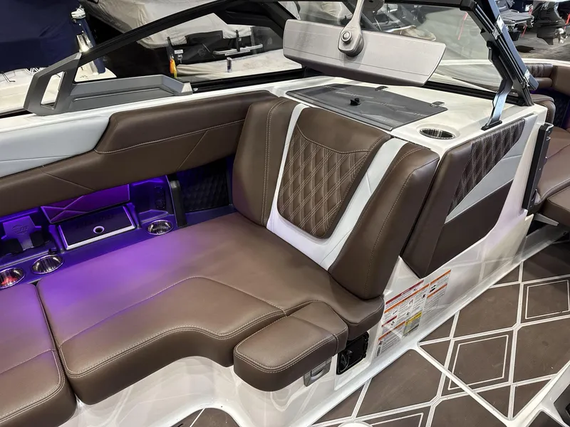 Slide: The Image of Malibu M242 2025 - 12