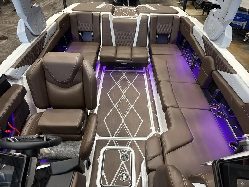 Slide: The Image of Malibu M242 2025 - 9