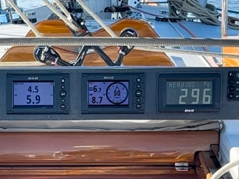 Slide: The Image of Traveler, Instruments (right) - 39