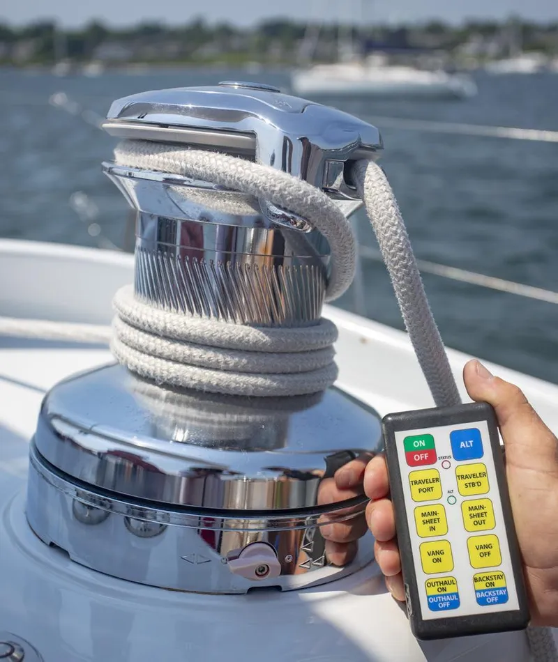 Slide: The Image of Mainsheet Winch with Remote - 41