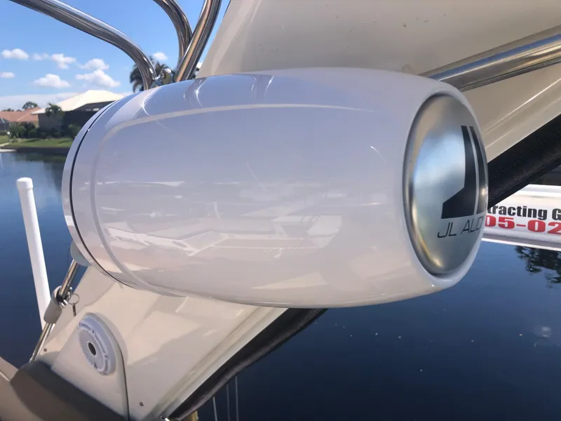 Slide: The Image of Sea Ray 370 Venture 2014 - 51