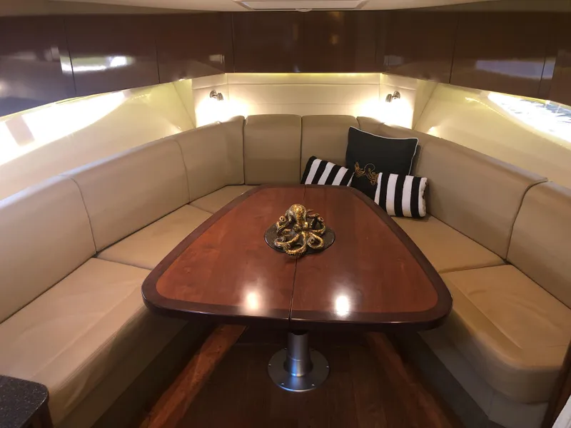 Slide: The Image of Sea Ray 370 Venture 2014 - 57