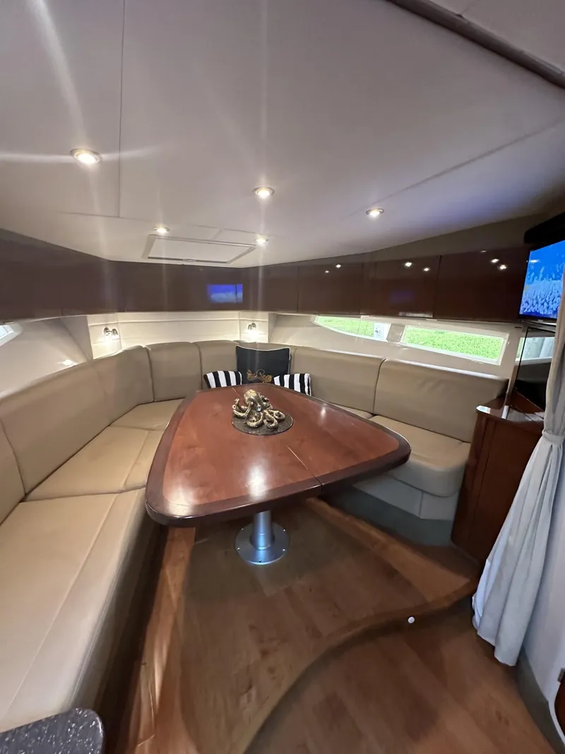 Slide: The Image of Sea Ray 370 Venture 2014 - 60