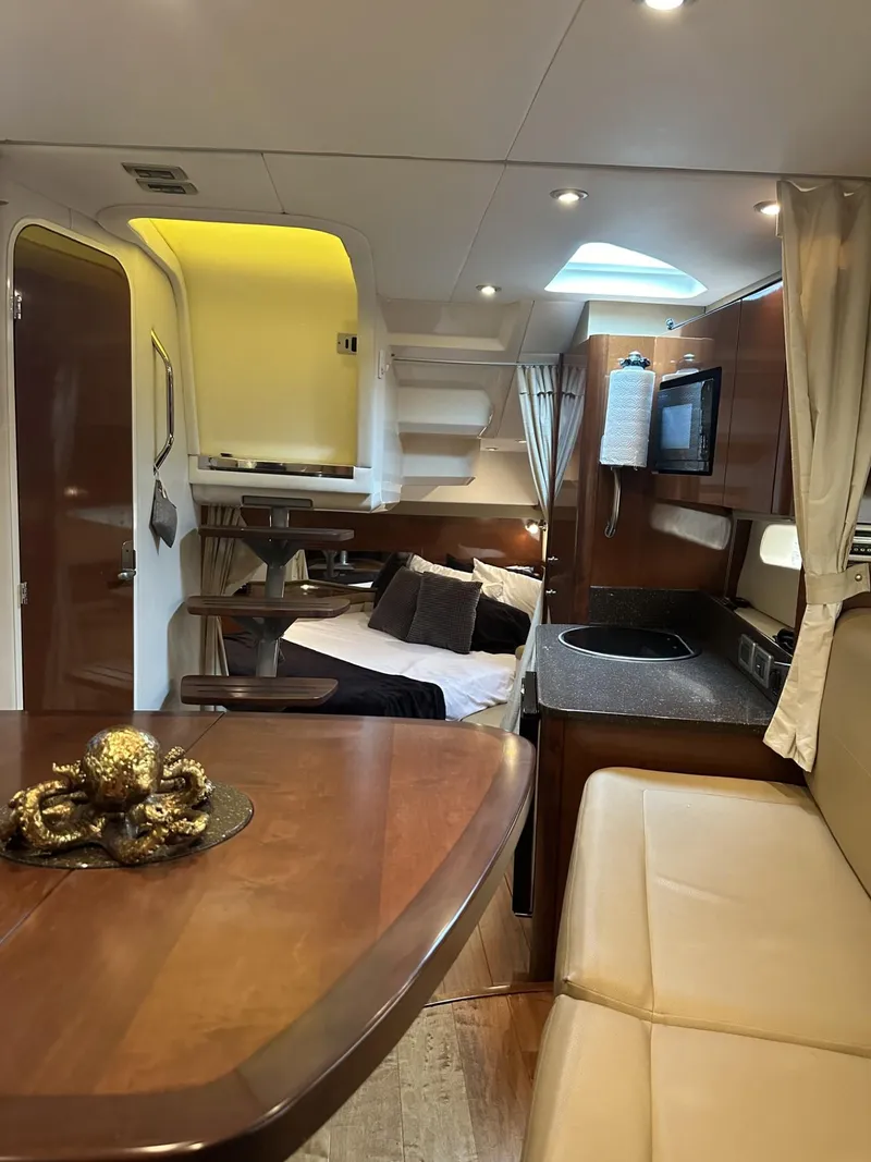 Slide: The Image of Sea Ray 370 Venture 2014 - 62